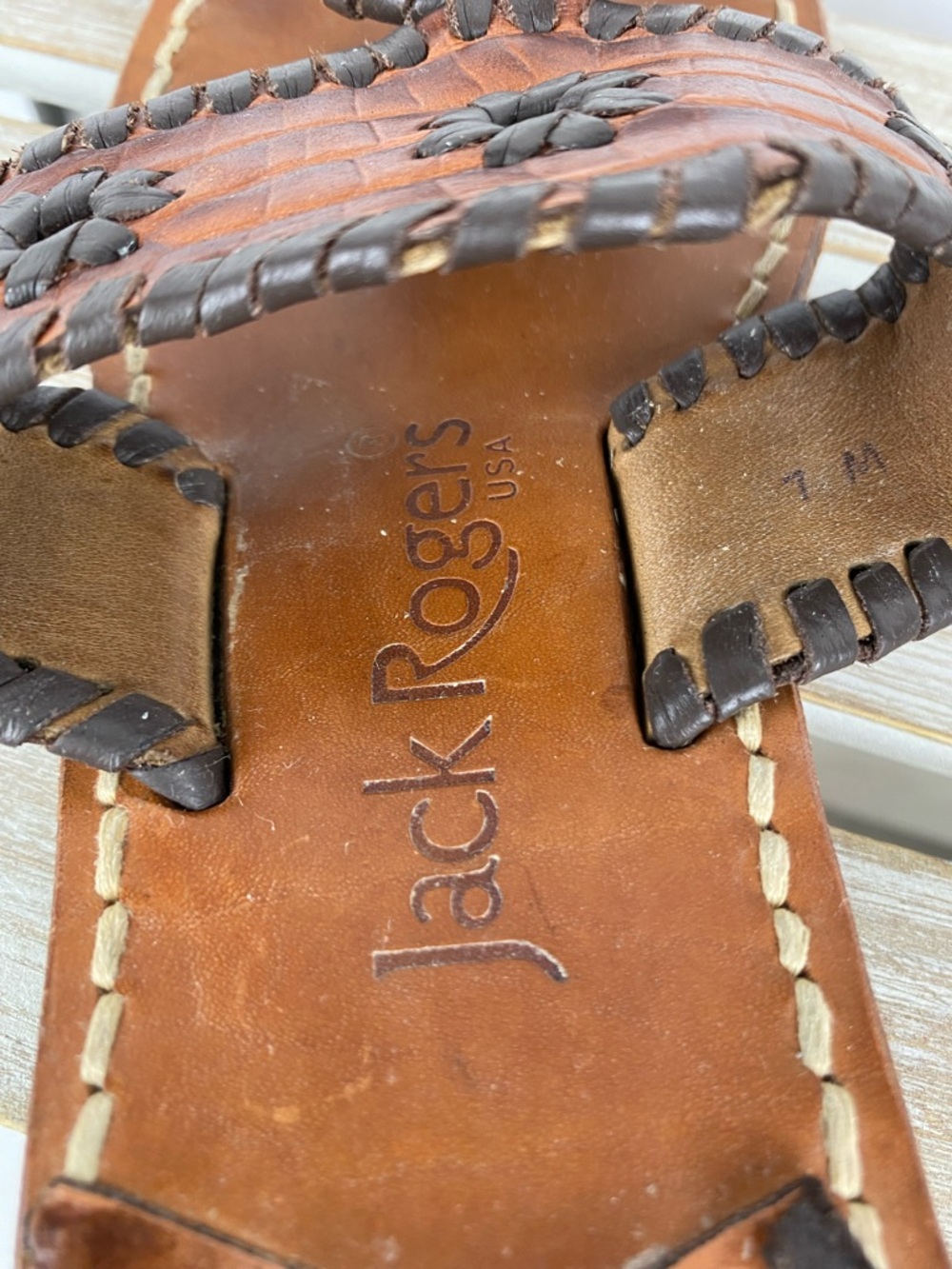 Jack Rogers Navajo flat sandals in a brown crocodile-embossed leather finish 7M - Picture 11 of 15